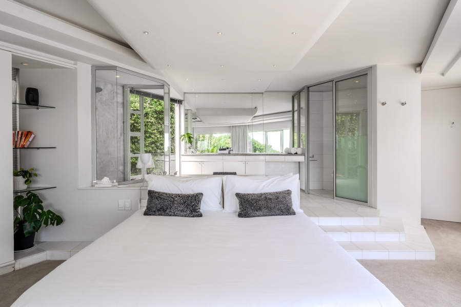 8 Bedroom Property for Sale in Camps Bay Western Cape